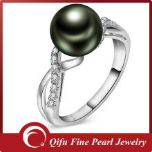 Latest 14K white gold diamond black tahiti pearl finger ring design
