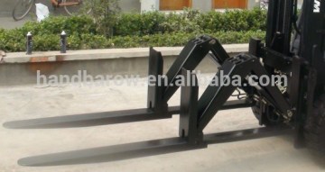 Forklift attachment push fork