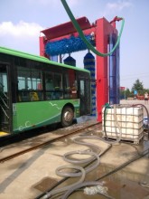Three brushes bus and truck washing equipment