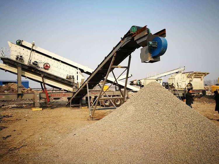 mobile stone crusher station