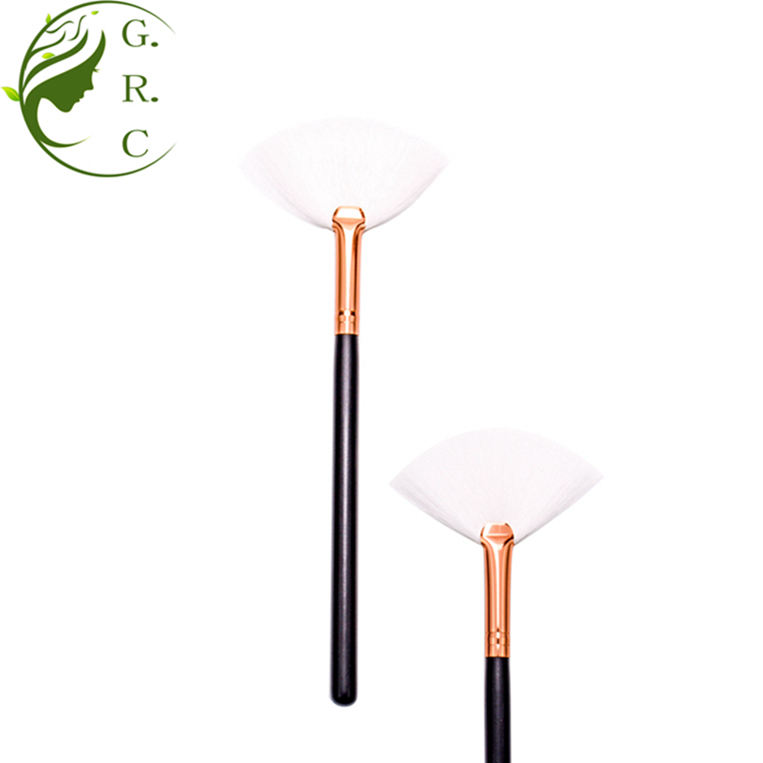 Practical Vegan Custom Cleansing Facial Fan Makeup Brush