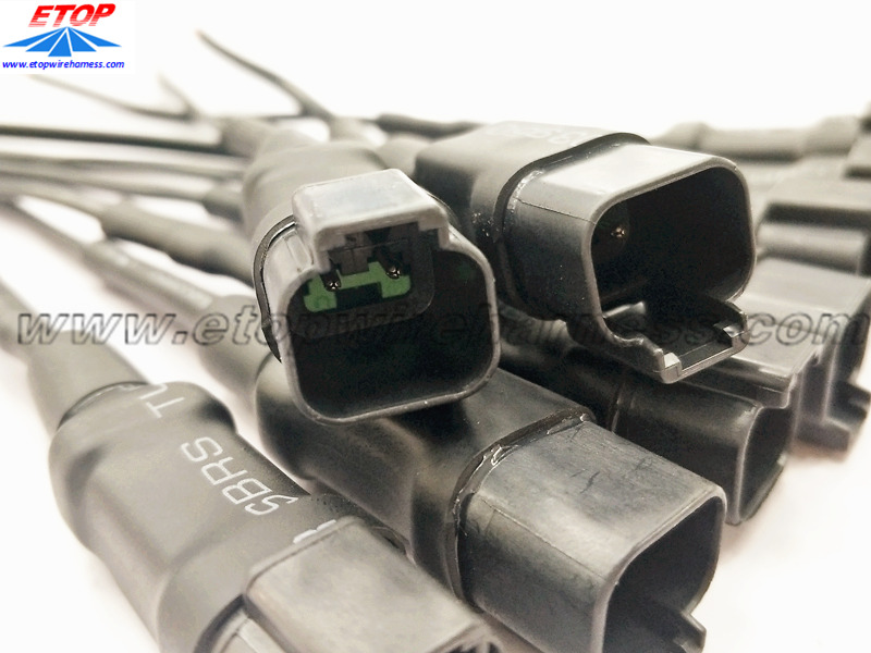 Montaxe de cables de conectores DT