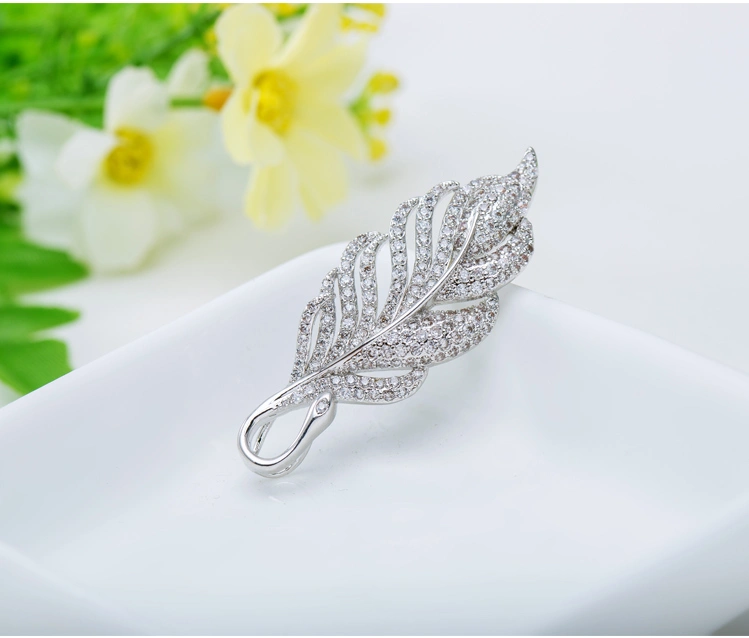 Fashion Beautiful Leaf Shape CZ Crystal Brass Brooch