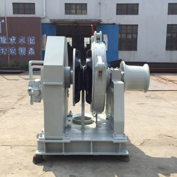 Marine electro-hydraulic windlass long service life