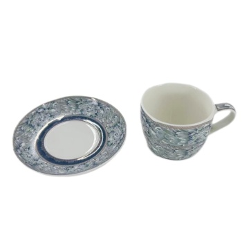 Ceramic mug with serving tray