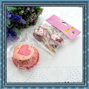 paper cupcake box with cupcake tooth pick