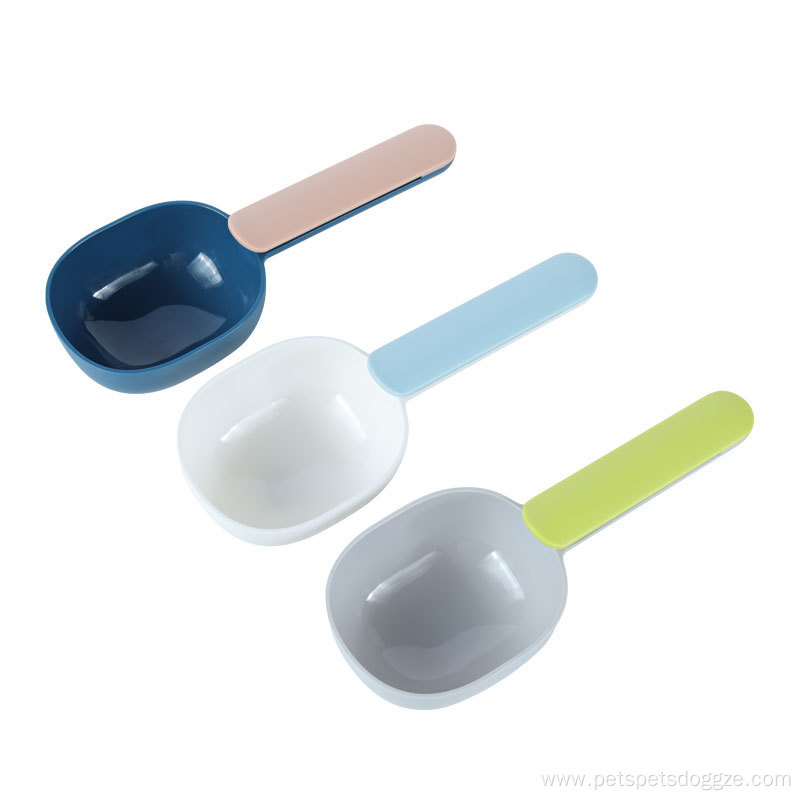 Multi-functional sealing clip cat dog food scoop