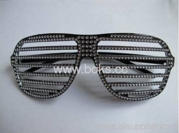 Fashion Style Plastic Pinhole Glasses 