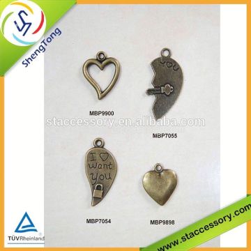 Wholesale broken heart charms