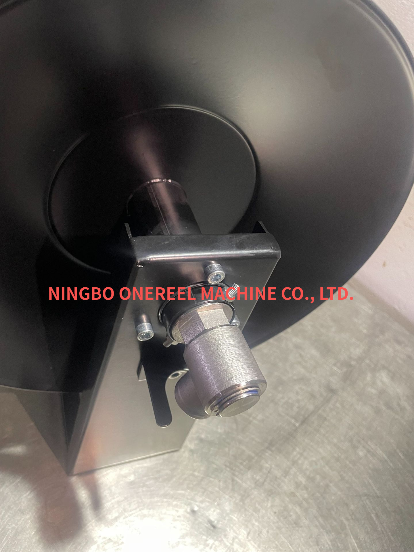 Hand-Cranked High Pressure Hose Reels (4) Hand-Cranked High Pressure Hose Reels (4)