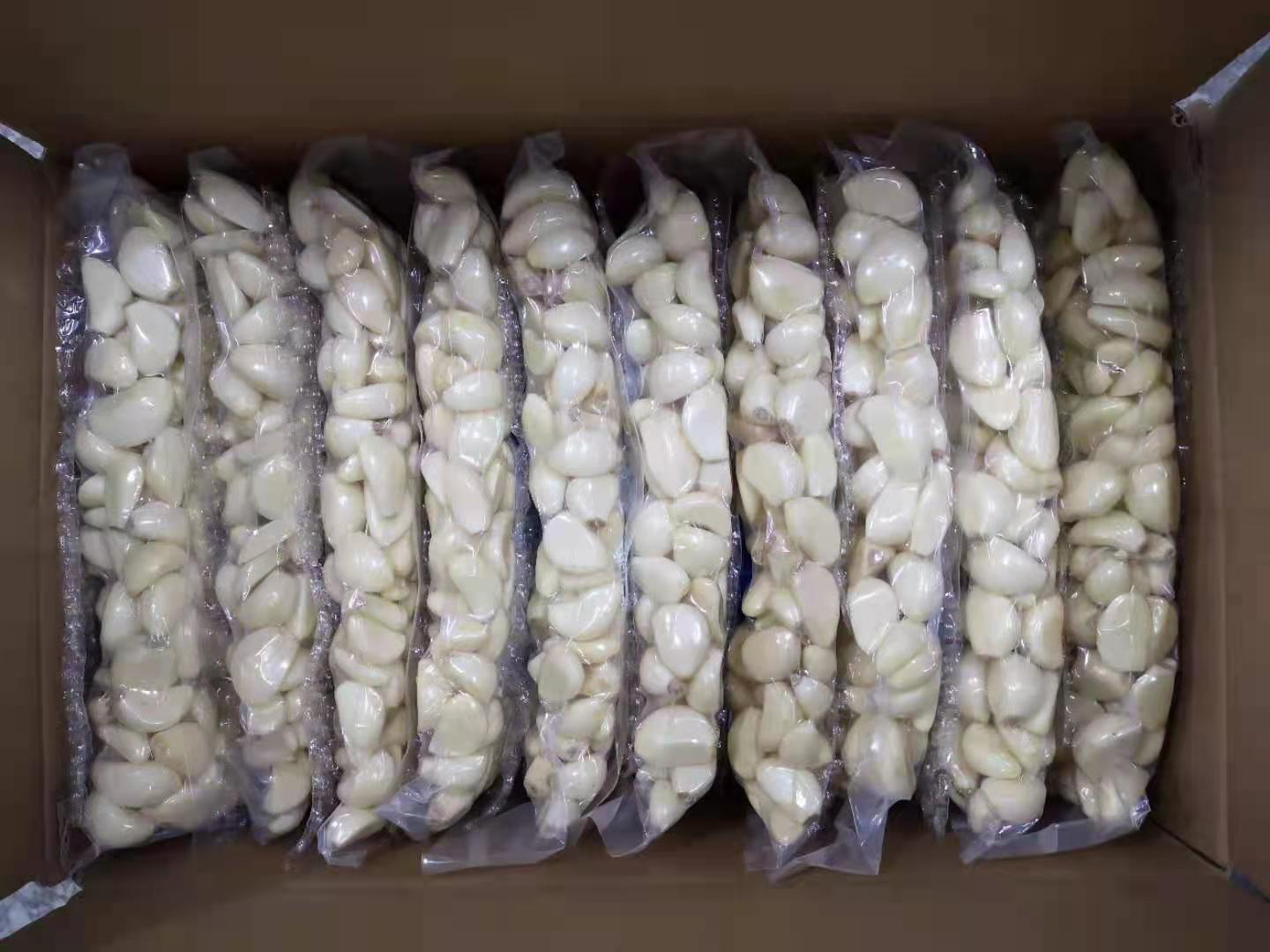 Pure White Garlic Cloves Chinese Garlic Vacuum Packing  