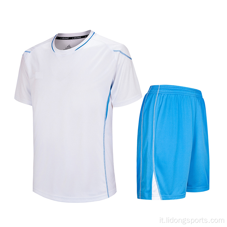 Set di uniformi da calcio in bianco e mezzo