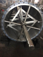 Scraper type thin film evaporator