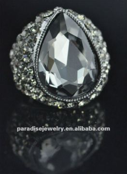 Fashionable rhinestone jewelry ring