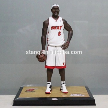 NBA 17 Lebron James Cavaliers Gold Level Navy Variant Figure