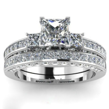 Wholesale European Wedding Jewelry: Designer Alloy, Diamond, and Fine Engagement Rings for Couples