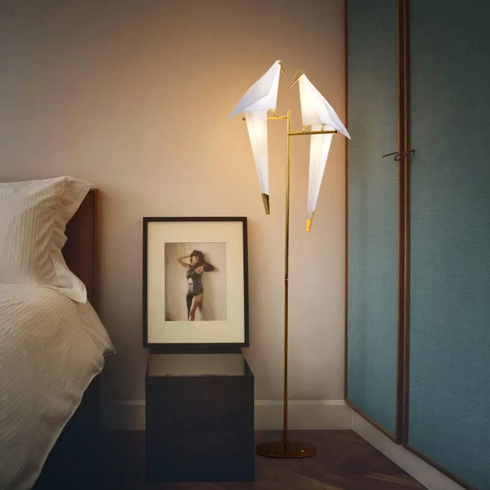 Modern Nordic Decorative Bird Lamp with Luxury Gold Crane Design
