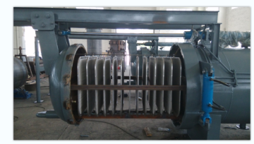 Horizontal wire mesh leaf filter