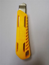SK5 alloy steel utility knife