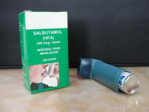 ใช้ salbutamol ดม / พ่น 100Mcg/Dosis