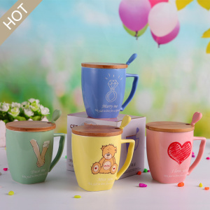 Novedad divertida taza de cerámica con cuchara