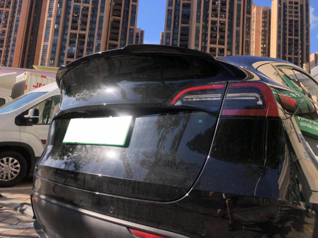 Pre-Preg Dry Carbon Fiber Rear Boot Trunk Spoiler Lip Wing For Tesla Model Y 4-Door 2020 2021