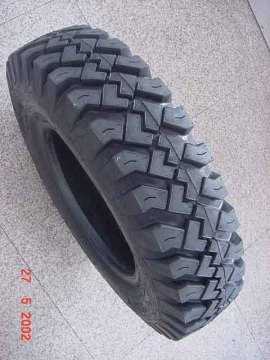 Truck Tire &amp; Tire (LUG Pattern)