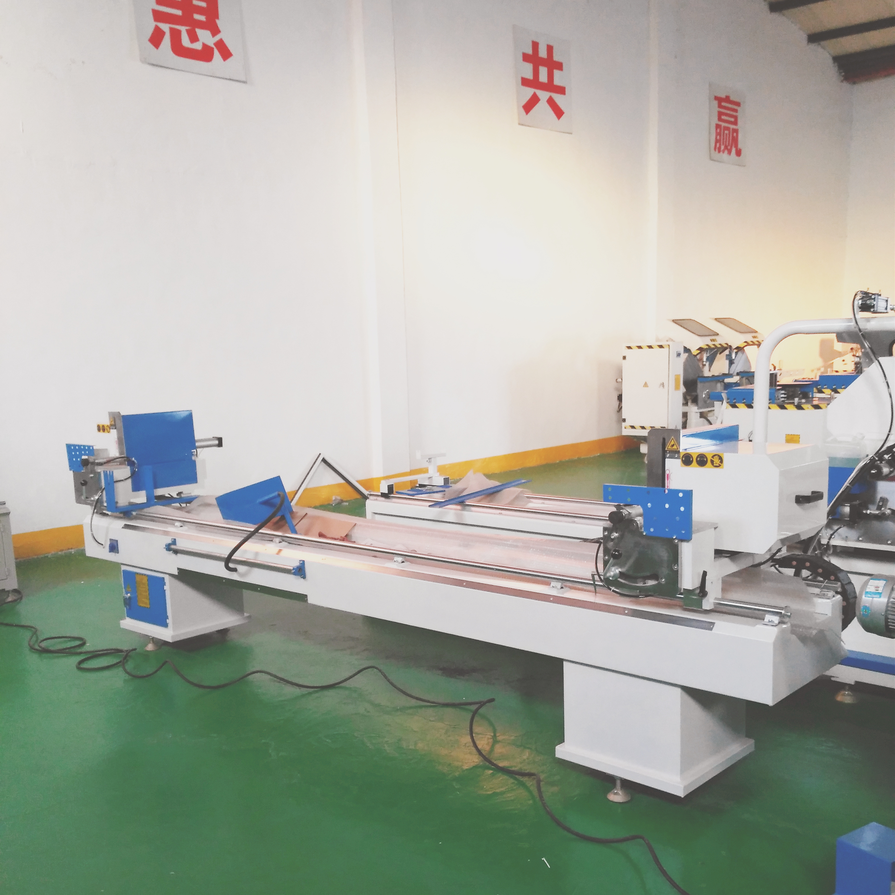 High Precision PVC/UPVC Double Head Cutting Saw Machine with competitive price