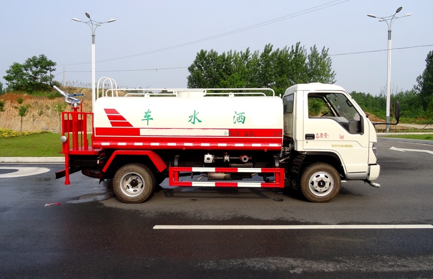 شاحنة مياه جديدة رخيصة FOTON 3000litres