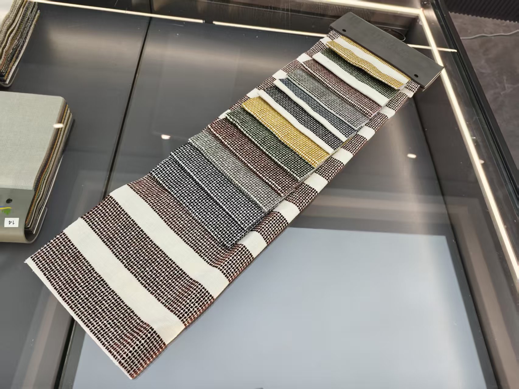 پارچه شنل chenille fabric