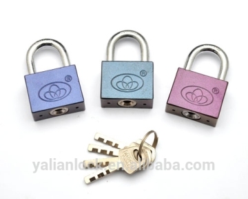 Yalian square dark color painted vane key 40mm iron padlock
