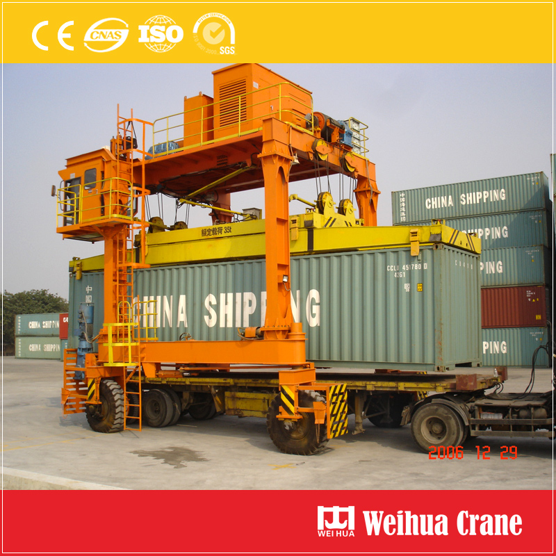 Containers Straddle Carrier