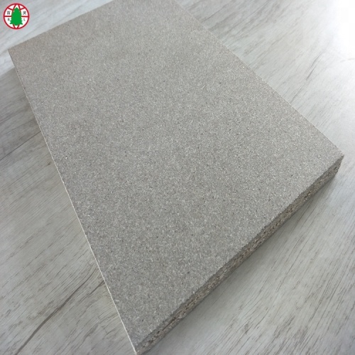 ราคาต่ำ E1 เกรดธรรมดาคณะกรรมการอนุภาค / chipboard