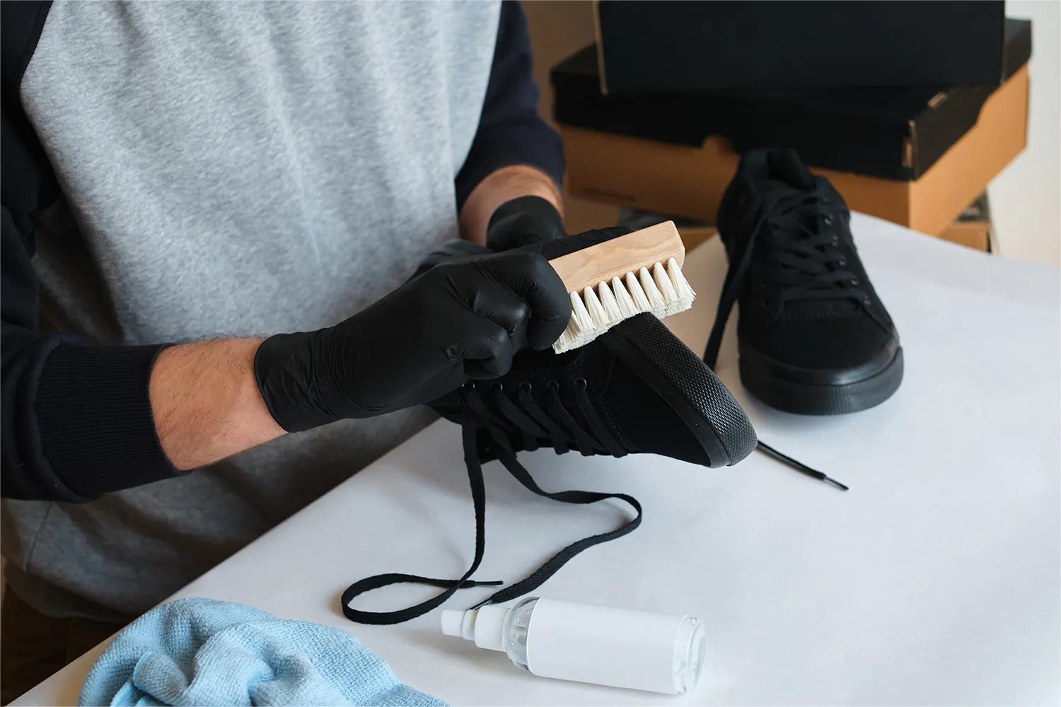 how-to-clean-sneakers-2021(1) how-to-clean-sneakers-2021(1)