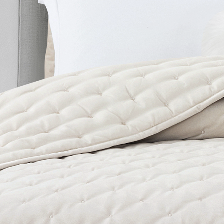BSCI cream-coloured quilted embroidery bedspread designer bedspread home goods bedspread bed quilt