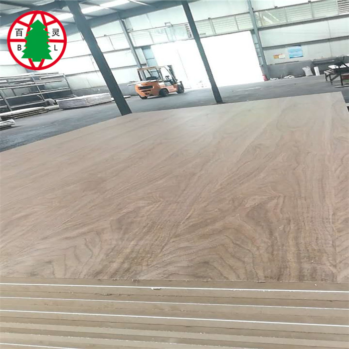 3mm إلى 25mm الخام mdf ميلامين للأثاث