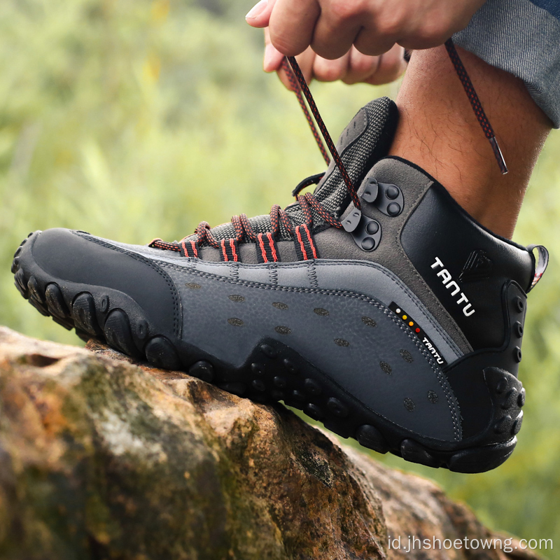 Sepatu hiking outdoor musim gugur dan musim dingin