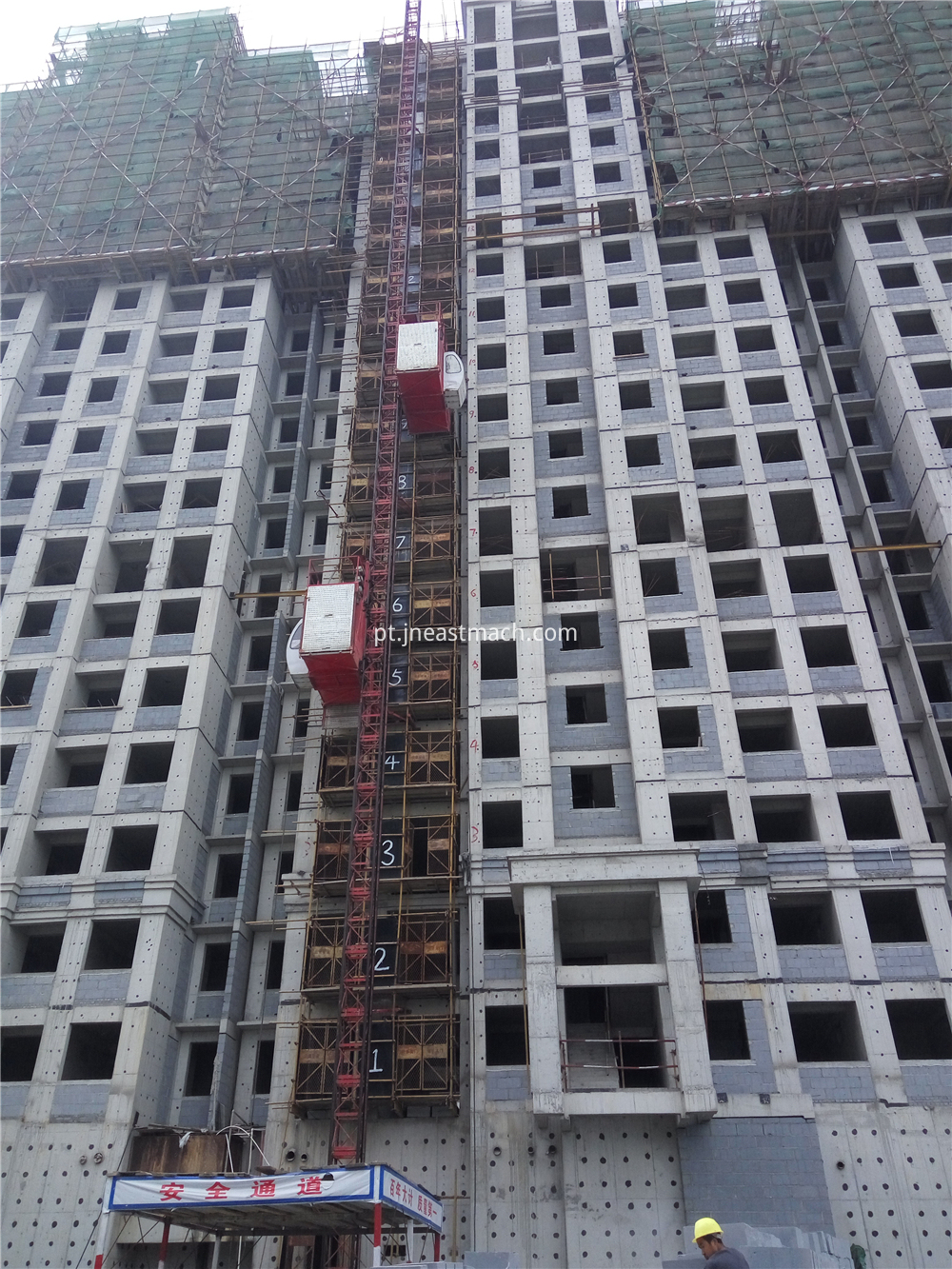 Grua do edifício de Ss100 100 1200kg com o elevador quente da construção das vendas Ss100 100 1200kg Building Hoist With Hot Sales Construction Elevator