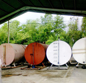 Waste tyre refinery machine