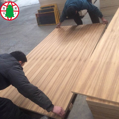 Face de placage en teck naturel sur panneau MDF