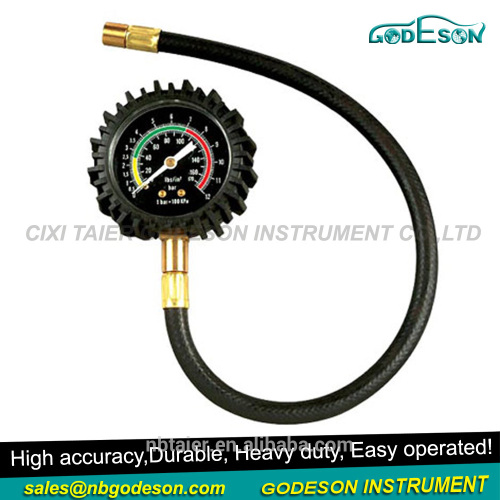 High definition hose and rubber protector dial tire pressure gauges