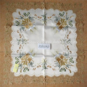 Fitted disposable tablecloths