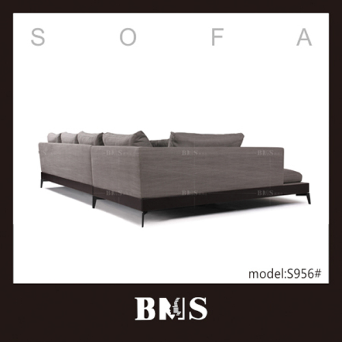 Italy sofa with metal furniture leg