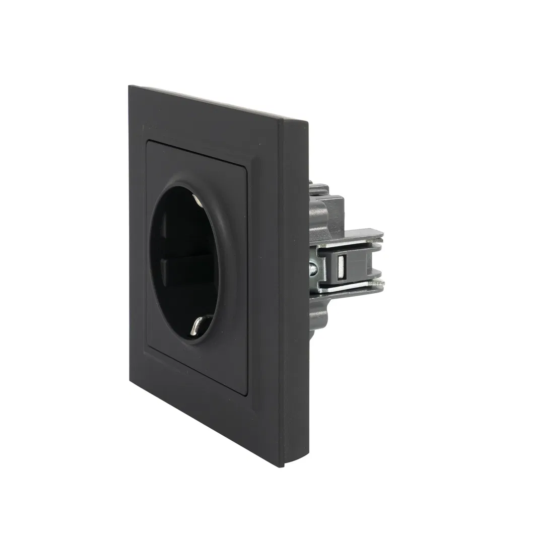 Одинарная настенная розетка ЕС с пластиковой окрашенной панелью, 16 А