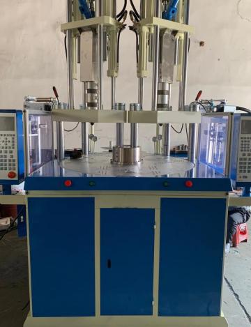 two color vertical injection molding machine