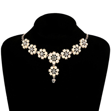 Flower Shape Graduated Pearl Necklace Bracelet Jewellery Set