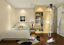 1500W garment steamer with warning of lack of water