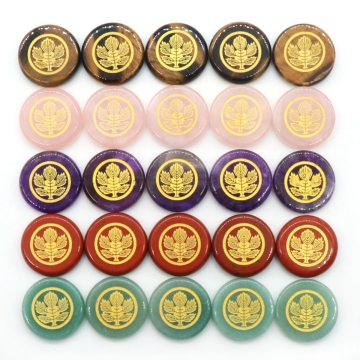 Natural Crystal Stone Carved Maple Leaf Discs: Elegant Accessories with Sandblasted Maple Leaf Patterns