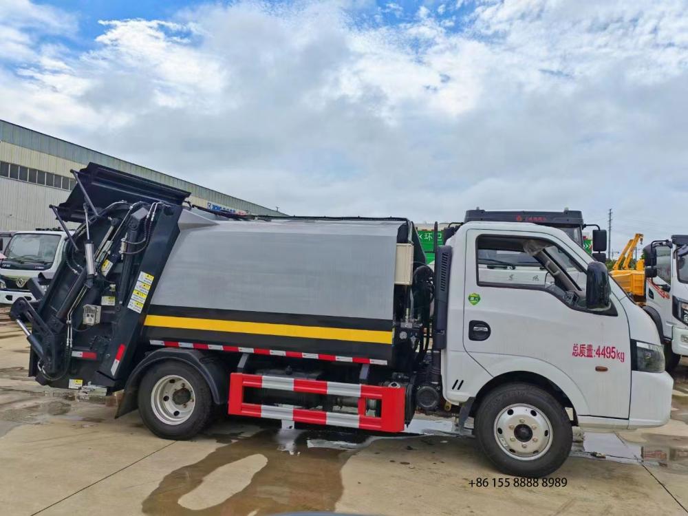 Dongfeng Tuyi Compression Garbage Truck 4 Jpg