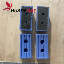 Rubber block and chain use in pipe caterpillar traction machine